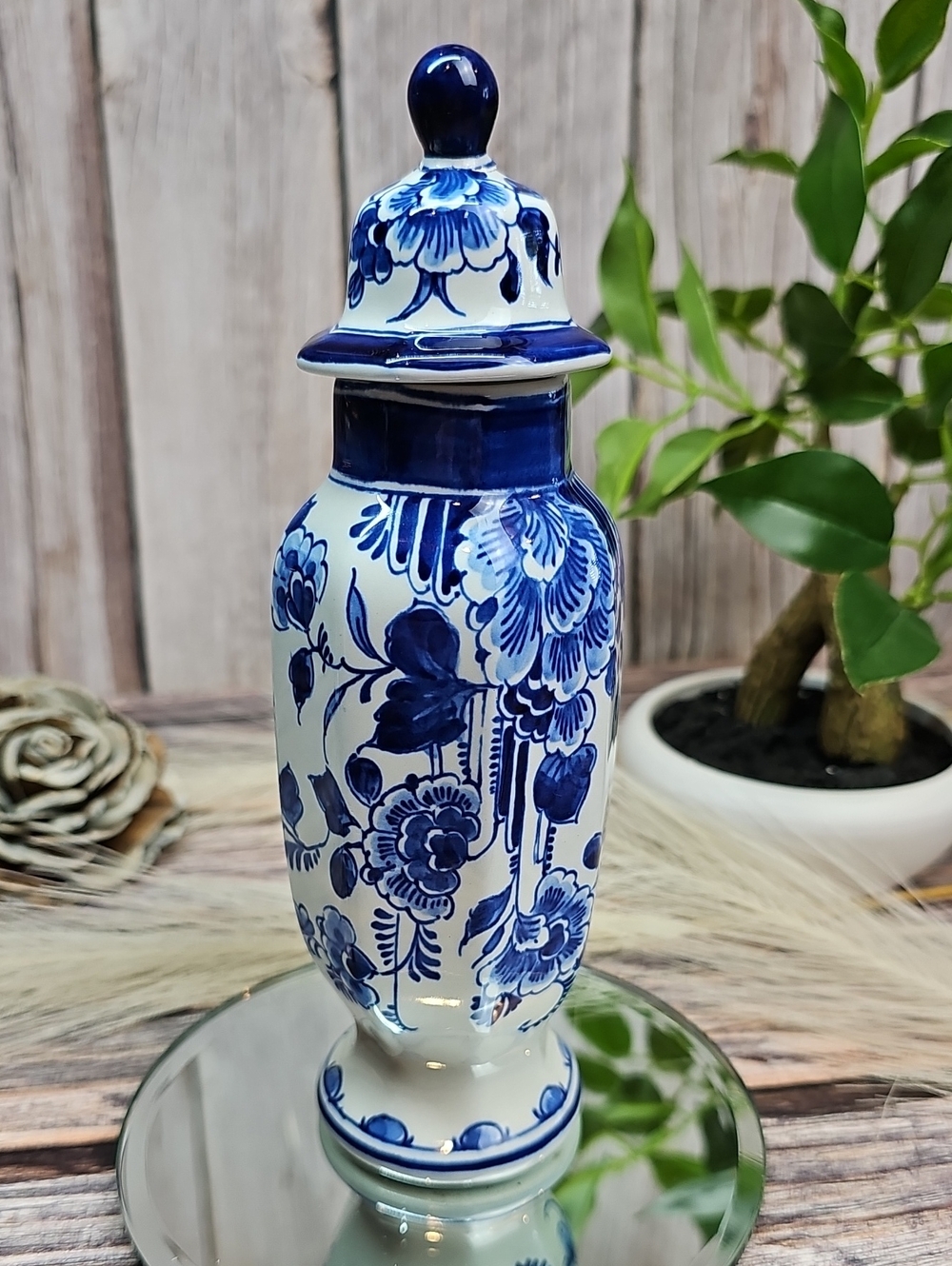 VINTAGE AUTHENTIC ROYAL DELFT BLUE & WHITE PORCELAIN BALUSTER JAR
